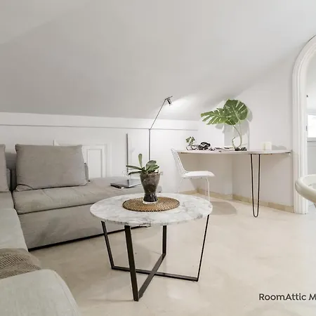 Atico Boutique Romantico En Corazon De Roomattic Marbella